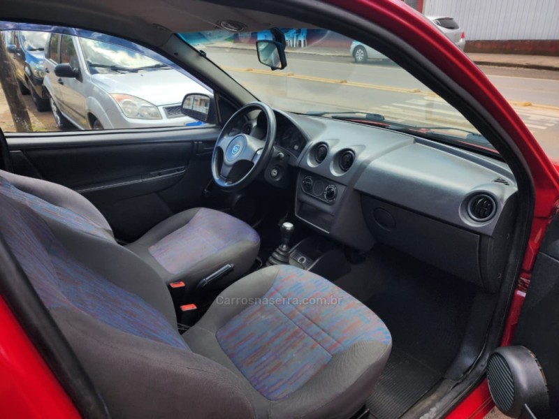 CELTA 1.0 MPFI LIFE 8V FLEX 2P MANUAL - 2011 - VACARIA