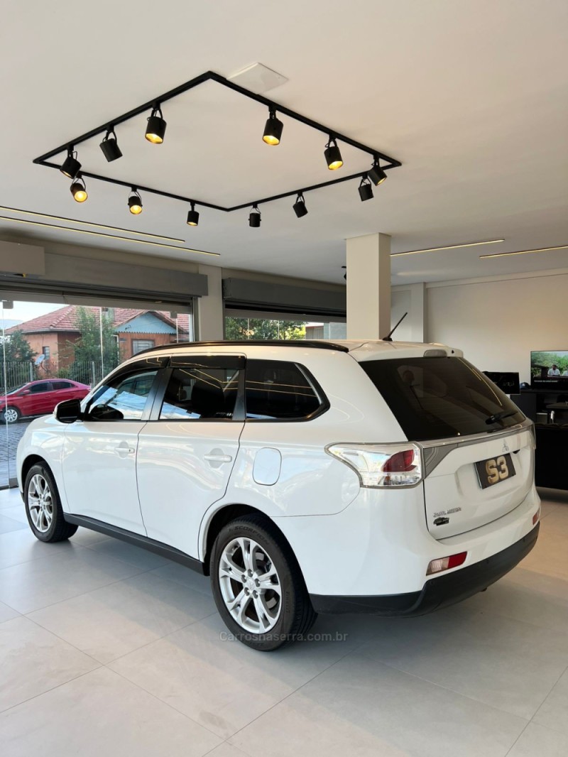 OUTLANDER 2.0 16V GASOLINA 4P AUTOMÁTICO - 2015 - CAXIAS DO SUL