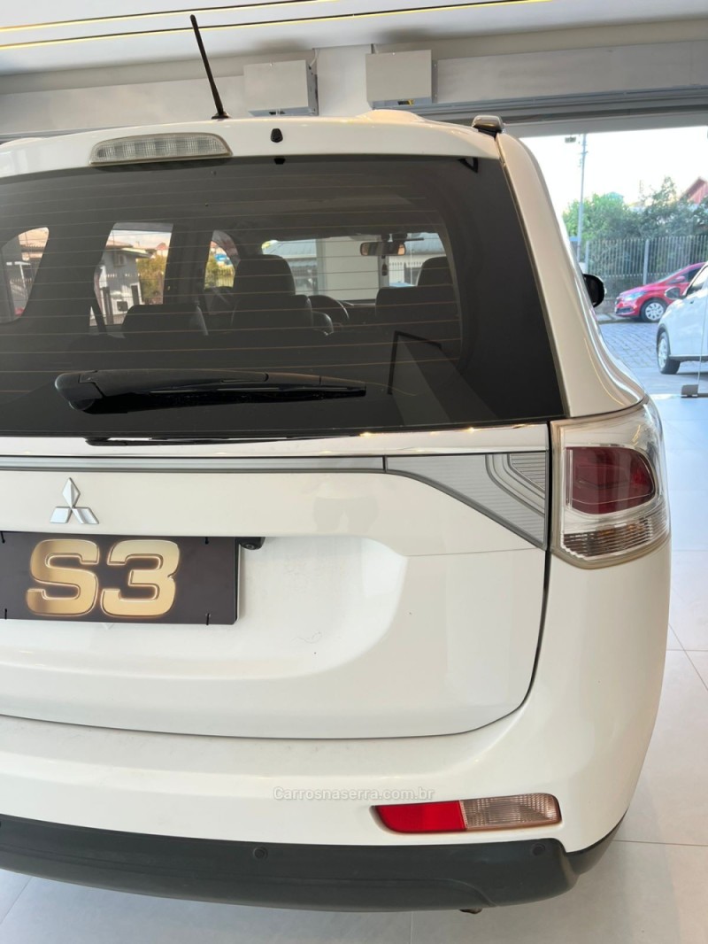 OUTLANDER 2.0 16V GASOLINA 4P AUTOMÁTICO - 2015 - CAXIAS DO SUL