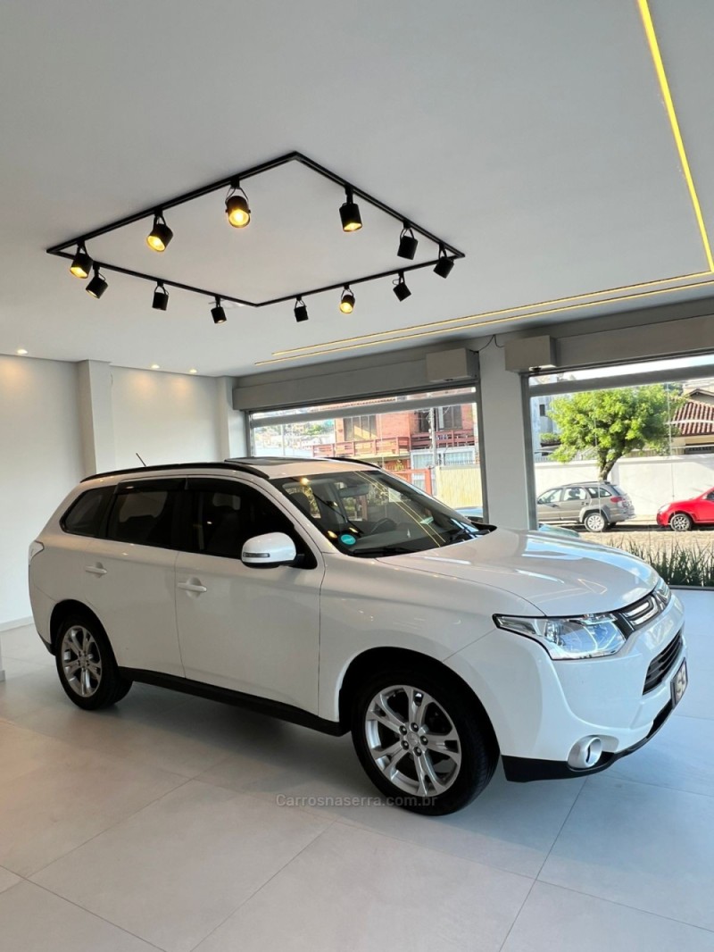 OUTLANDER 2.0 16V GASOLINA 4P AUTOMÁTICO - 2015 - CAXIAS DO SUL