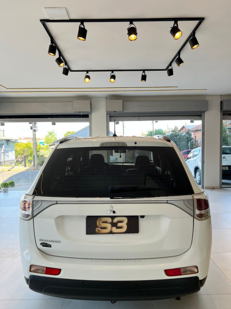 OUTLANDER 2.0 16V GASOLINA 4P AUTOMÁTICO - 2015 - CAXIAS DO SUL