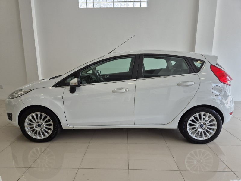FIESTA 1.6 TITANIUM HATCH 16V FLEX 4P AUTOMÁTICO - 2015 - BENTO GONçALVES