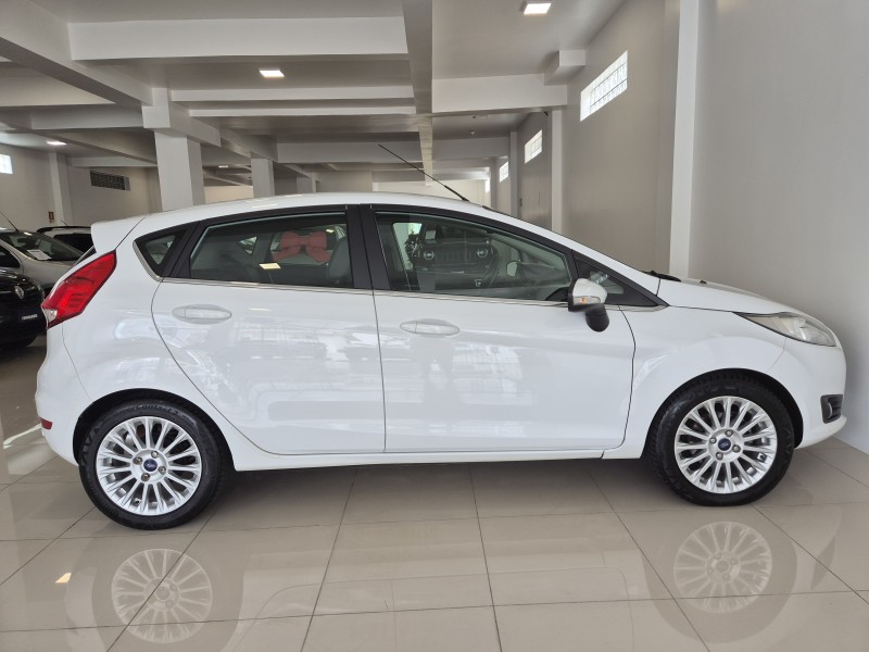 FIESTA 1.6 TITANIUM HATCH 16V FLEX 4P AUTOMÁTICO - 2015 - BENTO GONçALVES