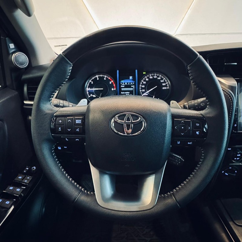 HILUX SW4 2.8 4X4 SRX PLATINUM TURBO 7 LUGARES DIESEL 4P AUTOMÁTICO - 2024 - CAXIAS DO SUL