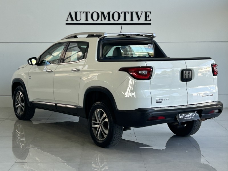 TORO 2.0 16V TURBO DIESEL VOLCANO AT9 4X4 AUTOMÁTICO - 2017 - CAXIAS DO SUL