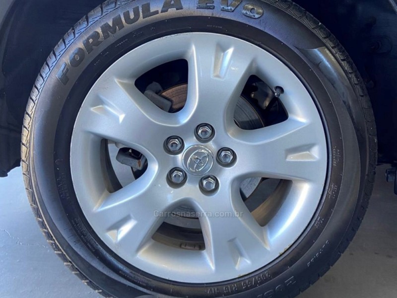 COROLLA 1.8 GLI 16V FLEX 4P MANUAL - 2011 - GUAPORé