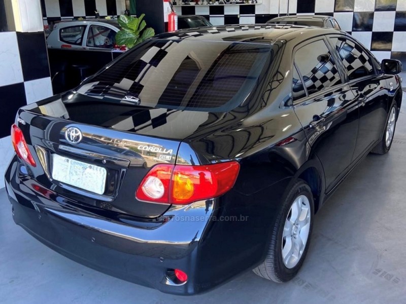 COROLLA 1.8 GLI 16V FLEX 4P MANUAL - 2011 - GUAPORé