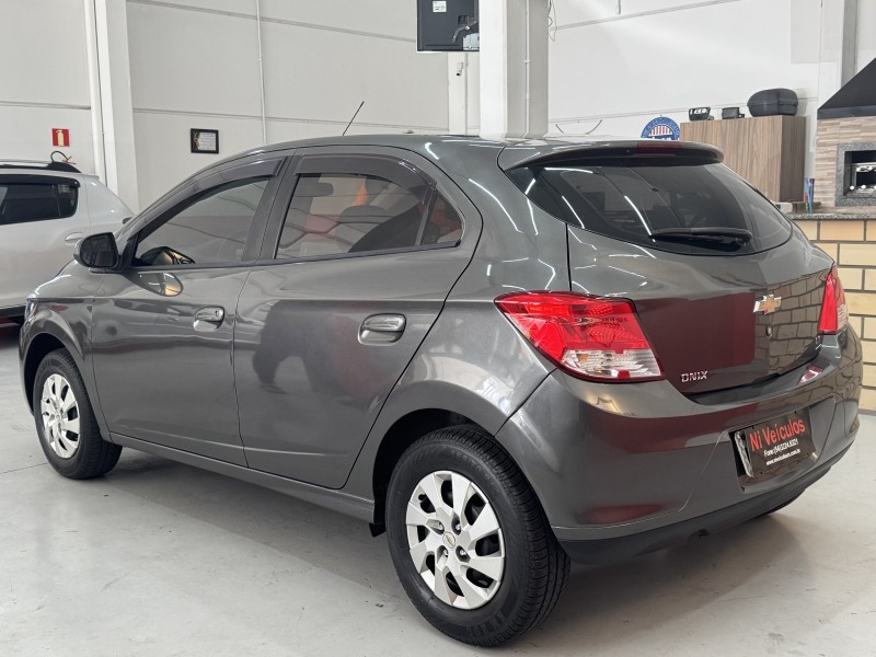 ONIX 1.0 MPFI LT 8V FLEX 4P MANUAL - 2015 - CAXIAS DO SUL