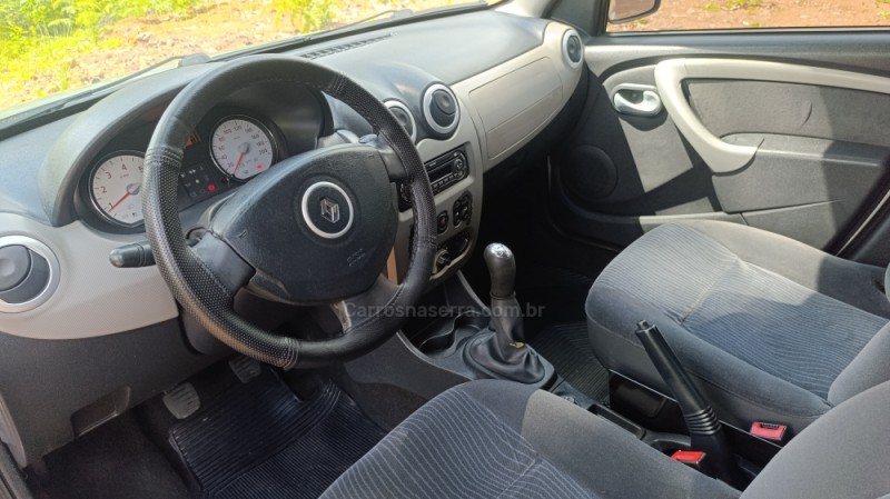 SANDERO 1.6 PRIVILÉGE 8V FLEX 4P MANUAL - 2011 - CAXIAS DO SUL