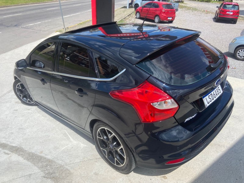 FOCUS 2.0 TITANIUM PLUS 16V FLEX 4P AUTOMÁTICO - 2015 - CAXIAS DO SUL