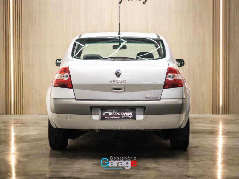 MÉGANE 1.6 DYNAMIQUE 16V FLEX 4P MANUAL - 2009 - CAXIAS DO SUL