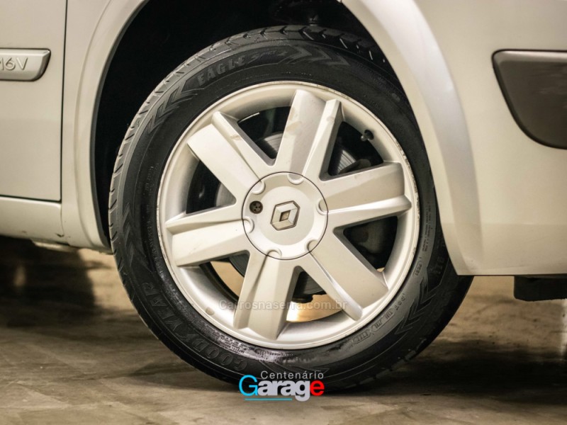 MÉGANE 1.6 DYNAMIQUE 16V FLEX 4P MANUAL - 2009 - CAXIAS DO SUL