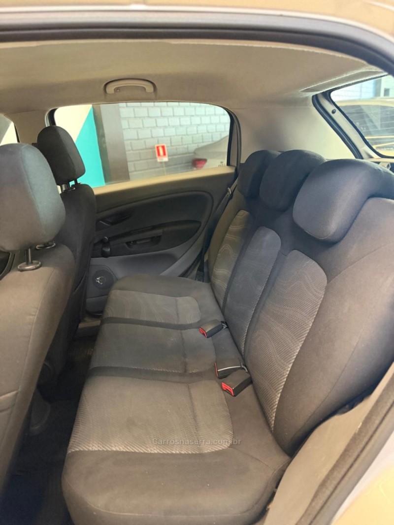 PUNTO 1.4 ATTRACTIVE 8V FLEX 4P MANUAL - 2011 - NOVO HAMBURGO