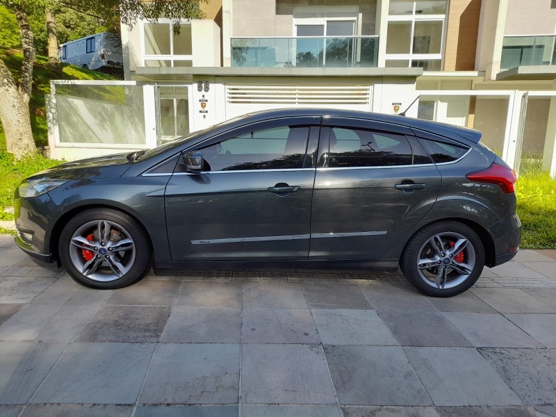 FOCUS 1.6 SE 16V FLEX 4P MANUAL - 2018 - FARROUPILHA