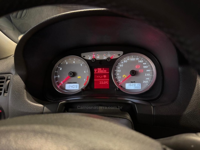 GOLF 1.6 MI SPORTLINE 8V FLEX 4P MANUAL - 2013 - FARROUPILHA