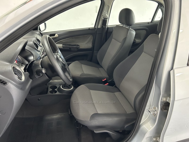 VOYAGE 1.6 MI TREND 8V FLEX 4P MANUAL - 2011 - NOVA PRATA