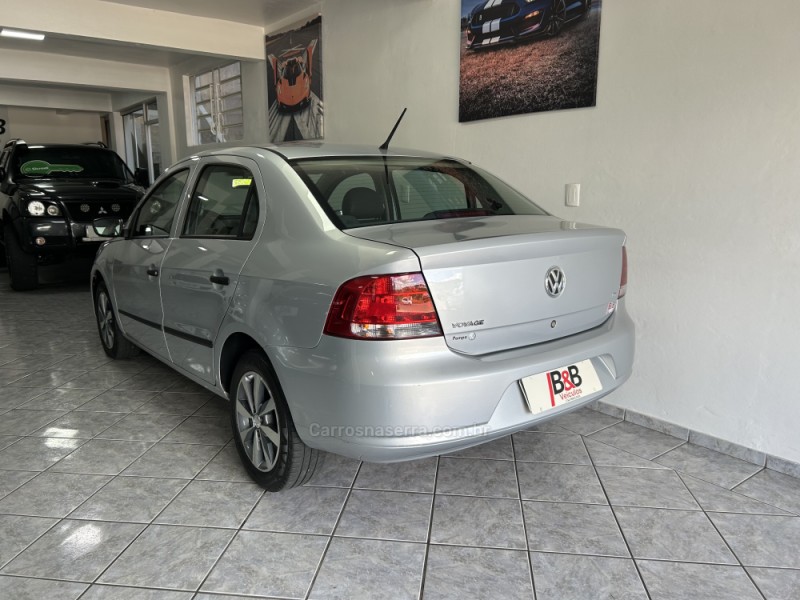 VOYAGE 1.6 MI TREND 8V FLEX 4P MANUAL - 2011 - NOVA PRATA