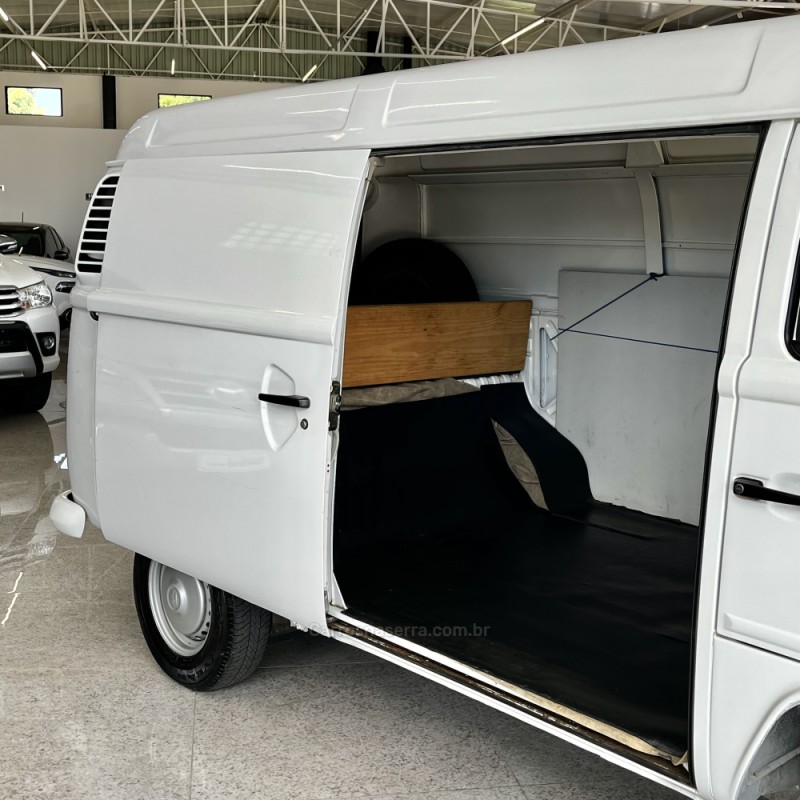 KOMBI 1.4 MI FURGÃO 8V FLEX 3P MANUAL - 2011 - VACARIA