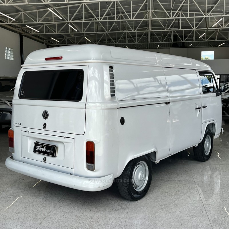 KOMBI 1.4 MI FURGÃO 8V FLEX 3P MANUAL - 2011 - VACARIA