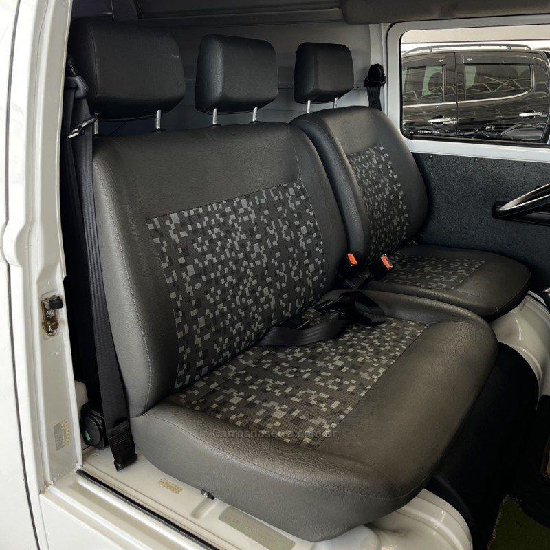 KOMBI 1.4 MI FURGÃO 8V FLEX 3P MANUAL - 2011 - VACARIA