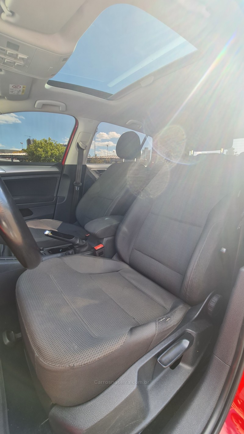 GOLF 1.0 TSI COMFORTLINE 12V TOTAL FLEX 4P MANUAL - 2017 - LAGOA VERMELHA
