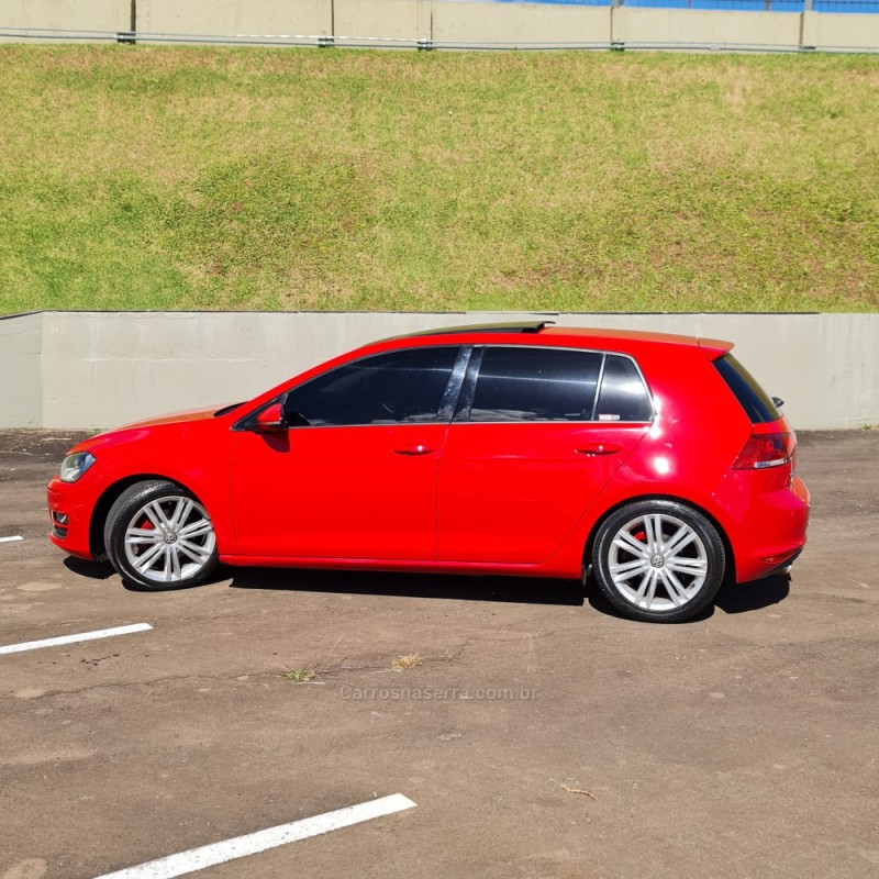 GOLF 1.0 TSI COMFORTLINE 12V TOTAL FLEX 4P MANUAL - 2017 - LAGOA VERMELHA