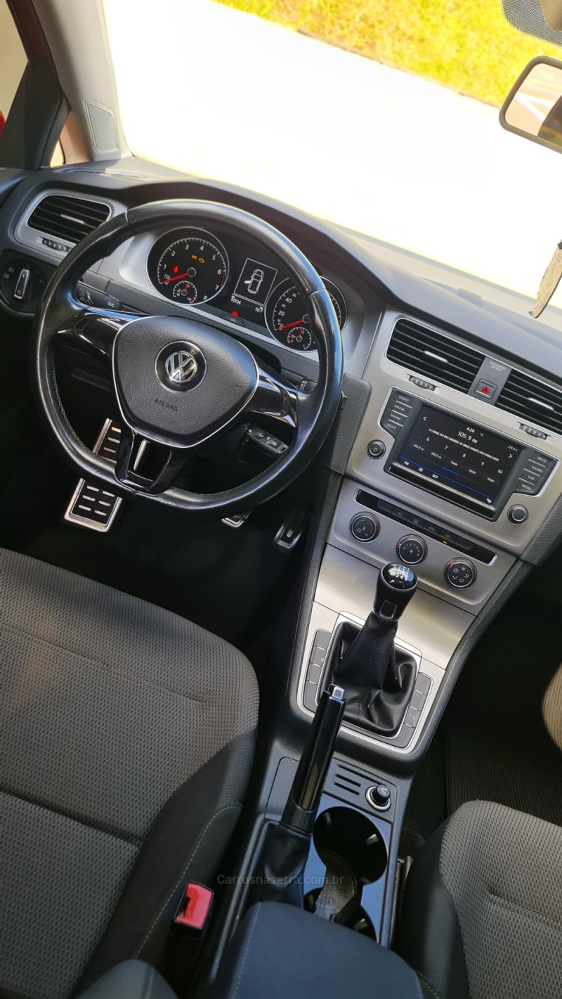 GOLF 1.0 TSI COMFORTLINE 12V TOTAL FLEX 4P MANUAL - 2017 - LAGOA VERMELHA