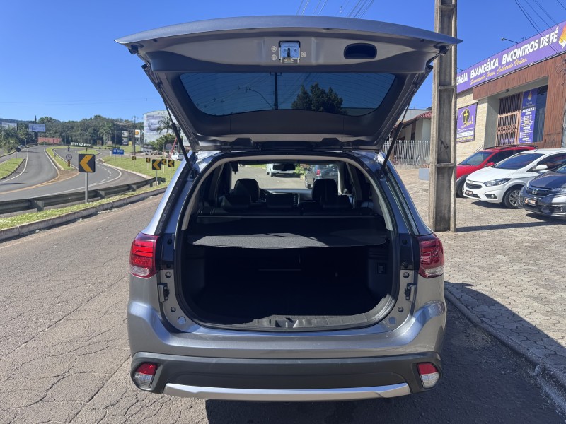 OUTLANDER 2.0 16V GASOLINA 4P AUTOMÁTICO - 2017 - DOIS IRMãOS