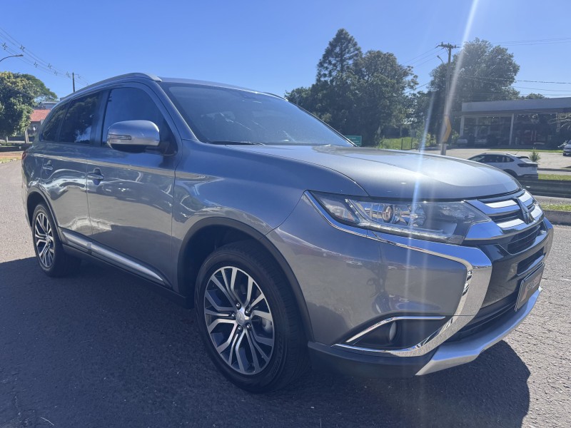 OUTLANDER 2.0 16V GASOLINA 4P AUTOMÁTICO - 2017 - DOIS IRMãOS