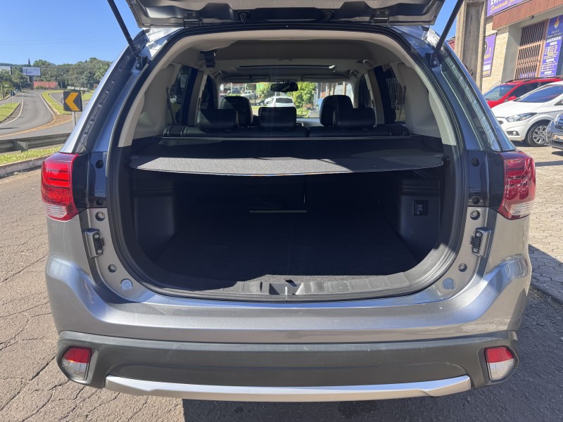 OUTLANDER 2.0 16V GASOLINA 4P AUTOMÁTICO - 2017 - DOIS IRMãOS