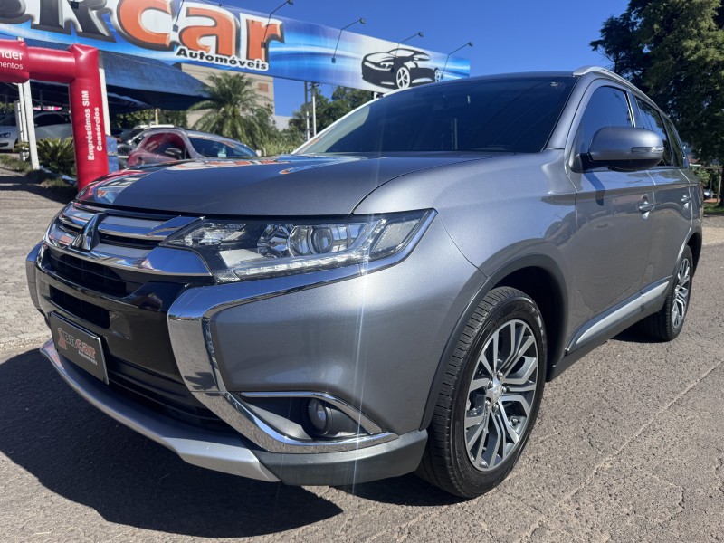 outlander 2.0 16v gasolina 4p automatico 2017 dois irmaos