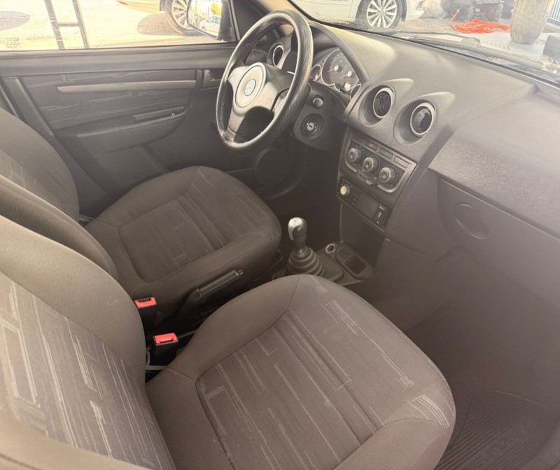 PRISMA 1.4 MPFI MAXX 8V FLEX 4P MANUAL - 2011 - CANELA