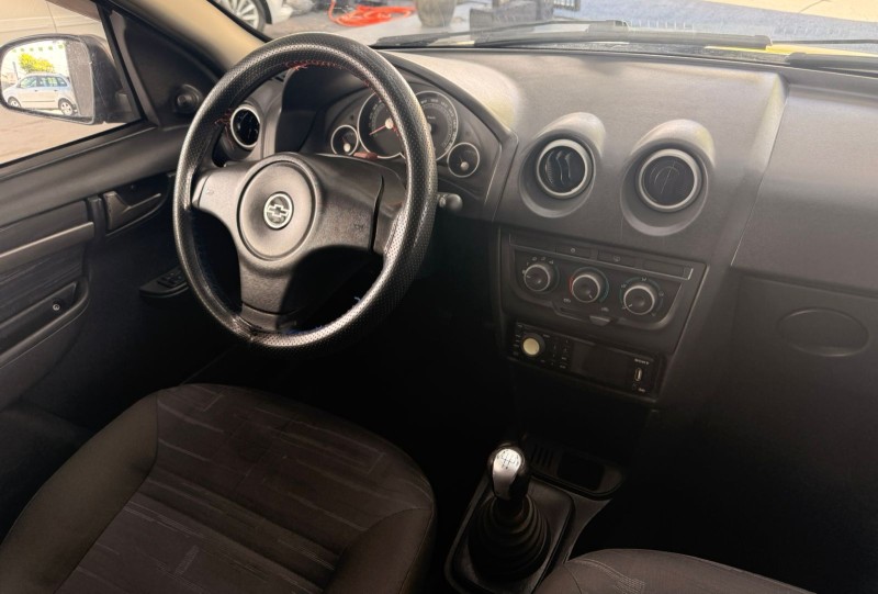 PRISMA 1.4 MPFI MAXX 8V FLEX 4P MANUAL - 2011 - CANELA