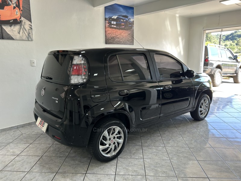 UNO 1.4 EVO EVOLUTION 8V FLEX 4P MANUAL - 2015 - NOVA PRATA