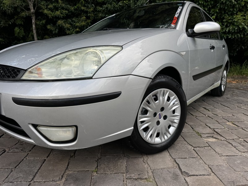 FOCUS 1.6 GLX 8V FLEX 4P MANUAL - 2005 - CAXIAS DO SUL