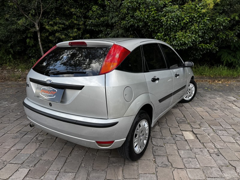 FOCUS 1.6 GLX 8V FLEX 4P MANUAL - 2005 - CAXIAS DO SUL