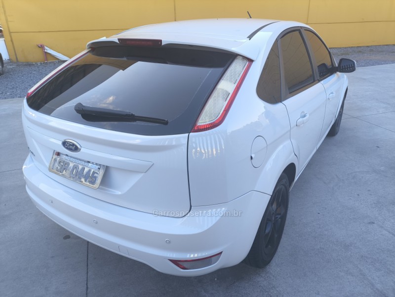 FOCUS 1.6 8V GASOLINA 4P MANUAL - 2012 - FARROUPILHA