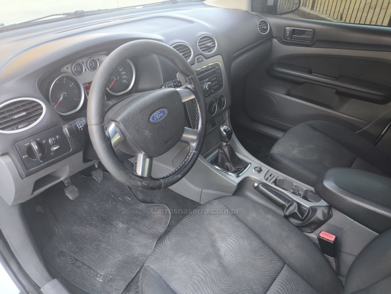FOCUS 1.6 8V GASOLINA 4P MANUAL - 2012 - FARROUPILHA