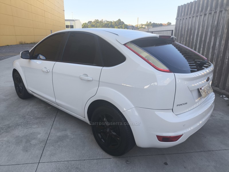FOCUS 1.6 8V GASOLINA 4P MANUAL - 2012 - FARROUPILHA