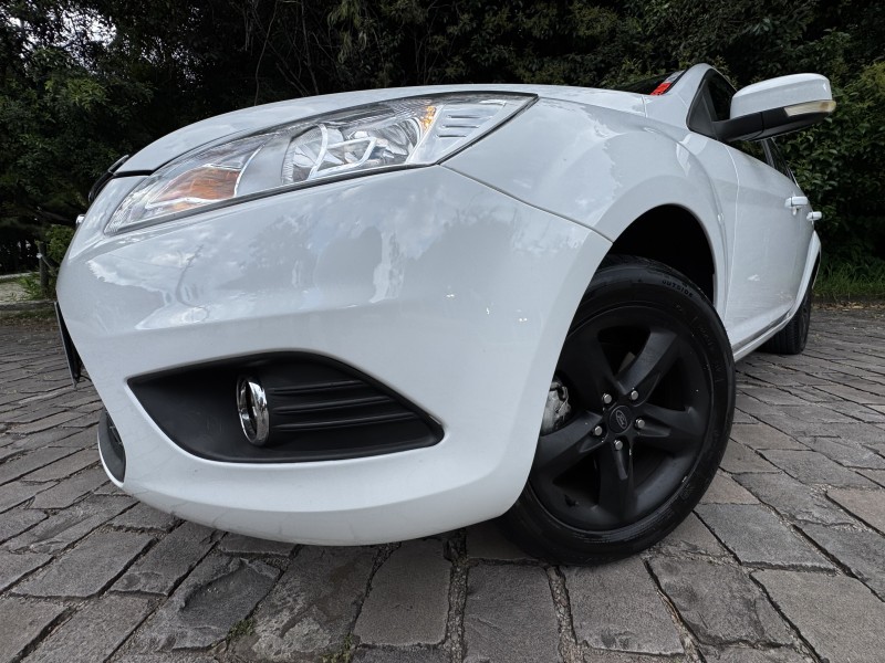 FOCUS 1.6 GLX 16V FLEX 4P MANUAL - 2011 - CAXIAS DO SUL