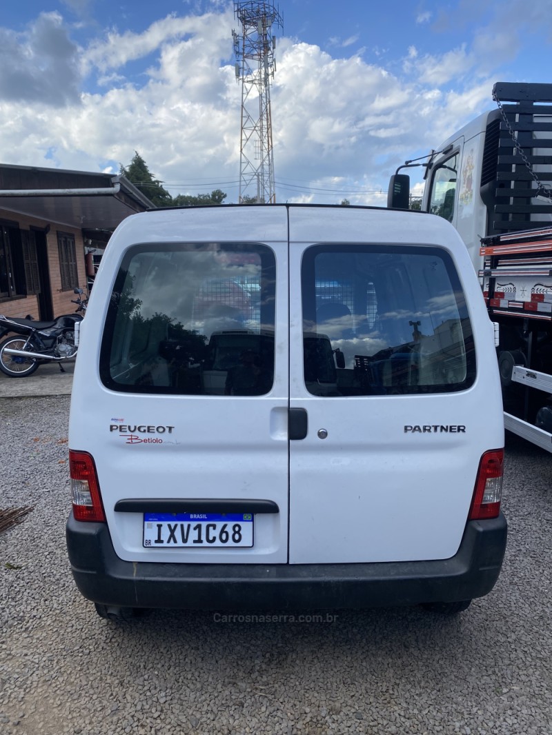 PARTNER 1.6 FURGÃO 16V GASOLINA 3P MANUAL - 2017 - CAXIAS DO SUL