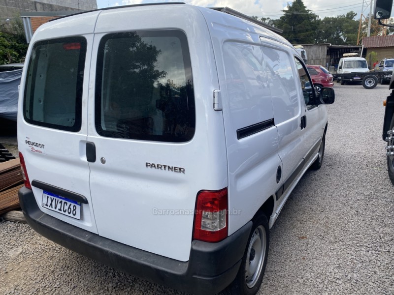 PARTNER 1.6 FURGÃO 16V GASOLINA 3P MANUAL - 2017 - CAXIAS DO SUL