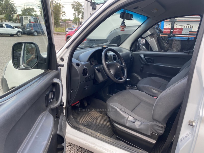 PARTNER 1.6 FURGÃO 16V GASOLINA 3P MANUAL - 2017 - CAXIAS DO SUL