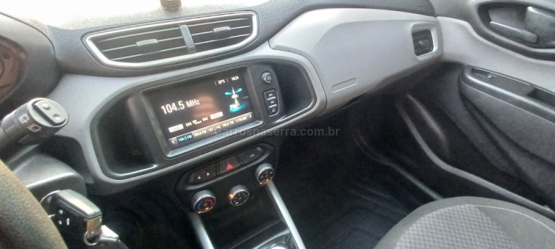 ONIX 1.0 MPFI LT 8V FLEX 4P MANUAL - 2017 - PICADA CAFé