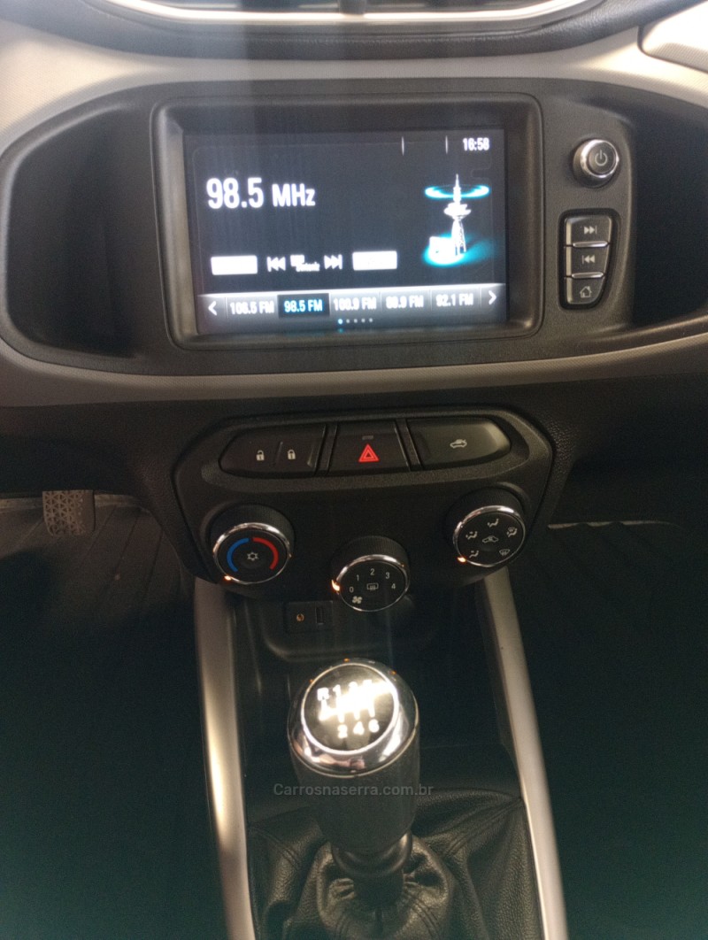 ONIX 1.0 MPFI LT 8V FLEX 4P MANUAL - 2017 - CAXIAS DO SUL