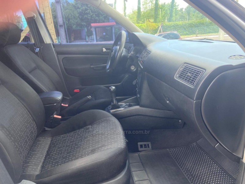 GOLF 1.6 MI 8V GASOLINA 4P MANUAL - 2002 - DOIS IRMãOS