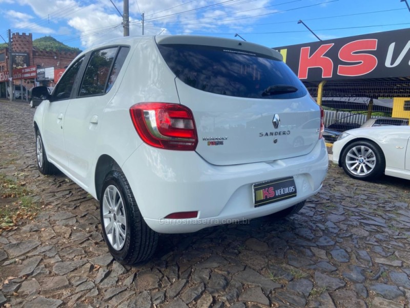 SANDERO 1.6 EXPRESSION 8V FLEX 4P MANUAL - 2016 - DOIS IRMãOS