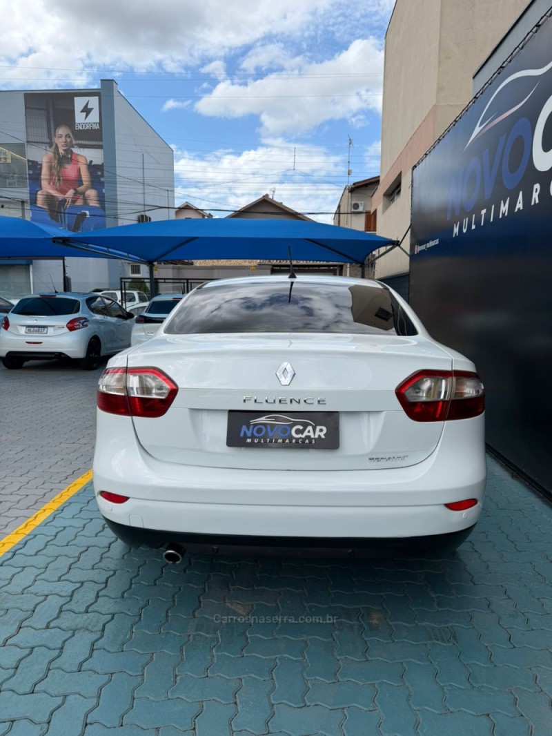 FLUENCE 2.0 DYNAMIQUE 16V FLEX 4P AUTOMÁTICO - 2013 - ESTâNCIA VELHA