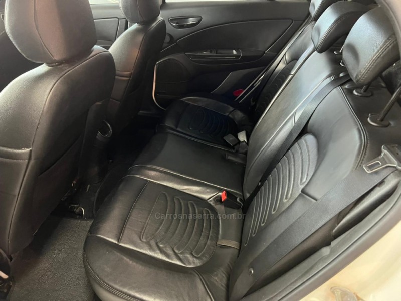 BRAVO 1.8 ESSENCE 16V FLEX 4P AUTOMATIZADO - 2013 - CAXIAS DO SUL