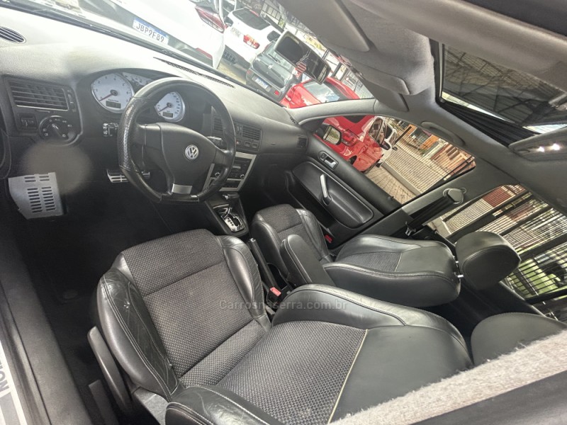 GOLF 2.0 MI BLACK EDITION 8V FLEX 4P TIPTRONIC - 2011 - CAXIAS DO SUL